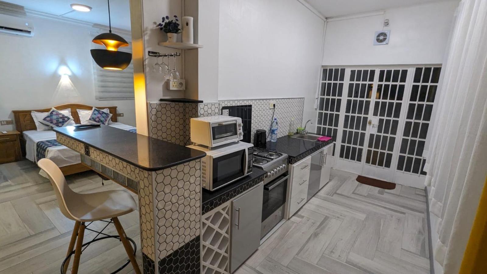 Happy House - Cosy Apartment With Private Pool And Walking Distance To Blue Bay Beach Esterno foto