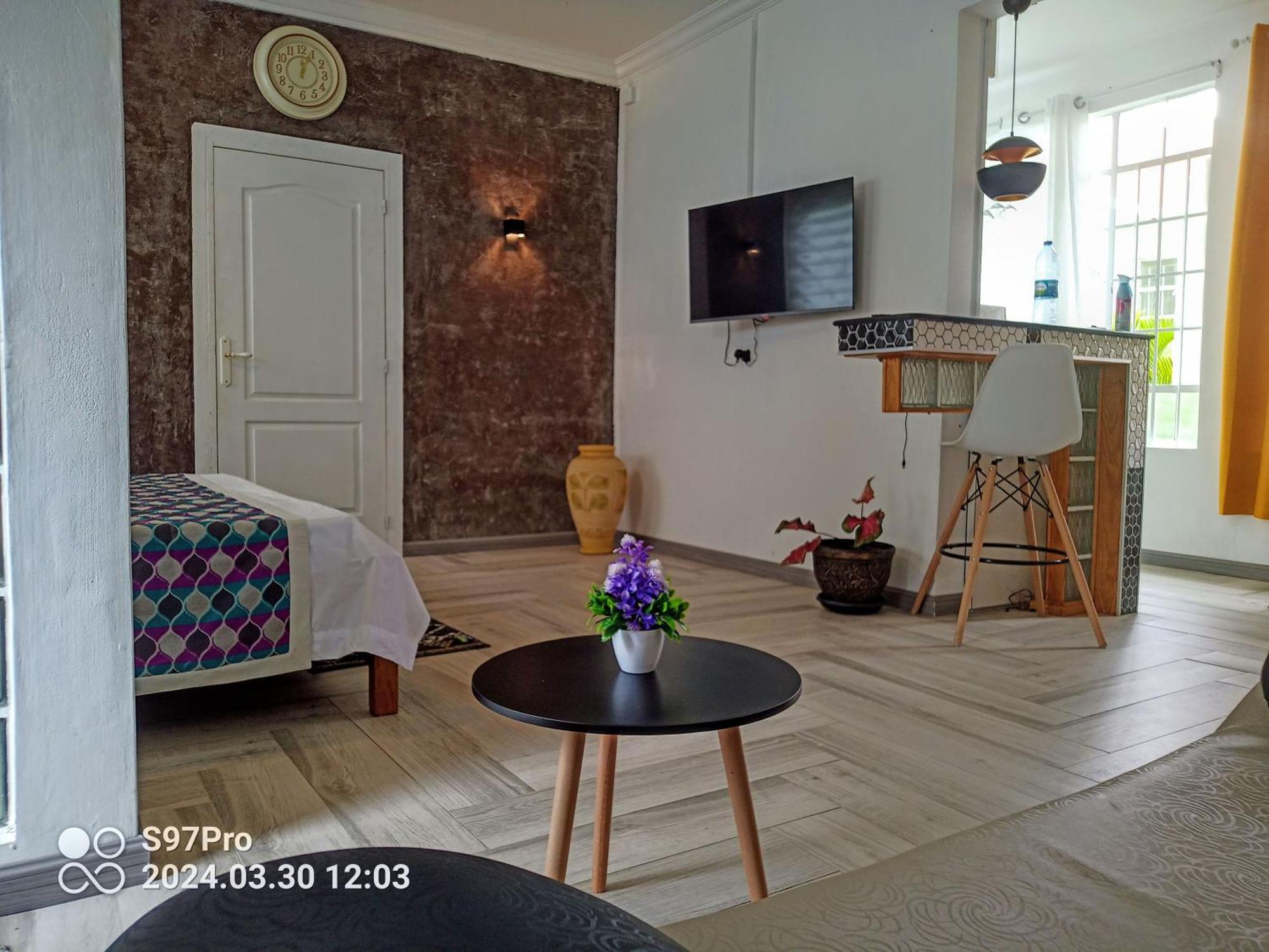 Happy House - Cosy Apartment With Private Pool And Walking Distance To Blue Bay Beach Esterno foto