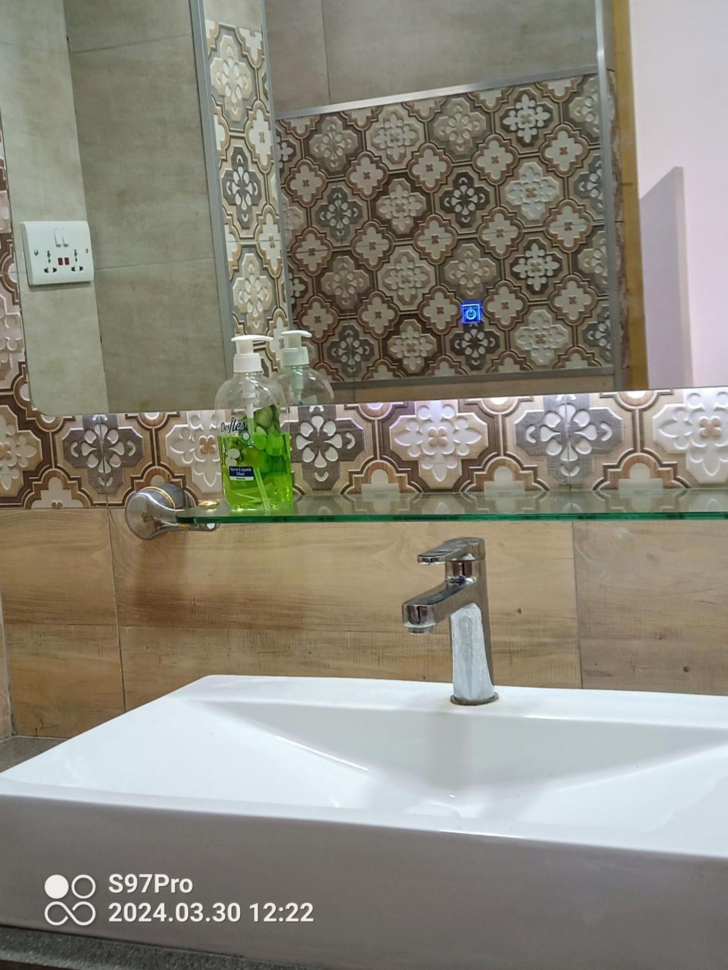Happy House - Cosy Apartment With Private Pool And Walking Distance To Blue Bay Beach Esterno foto
