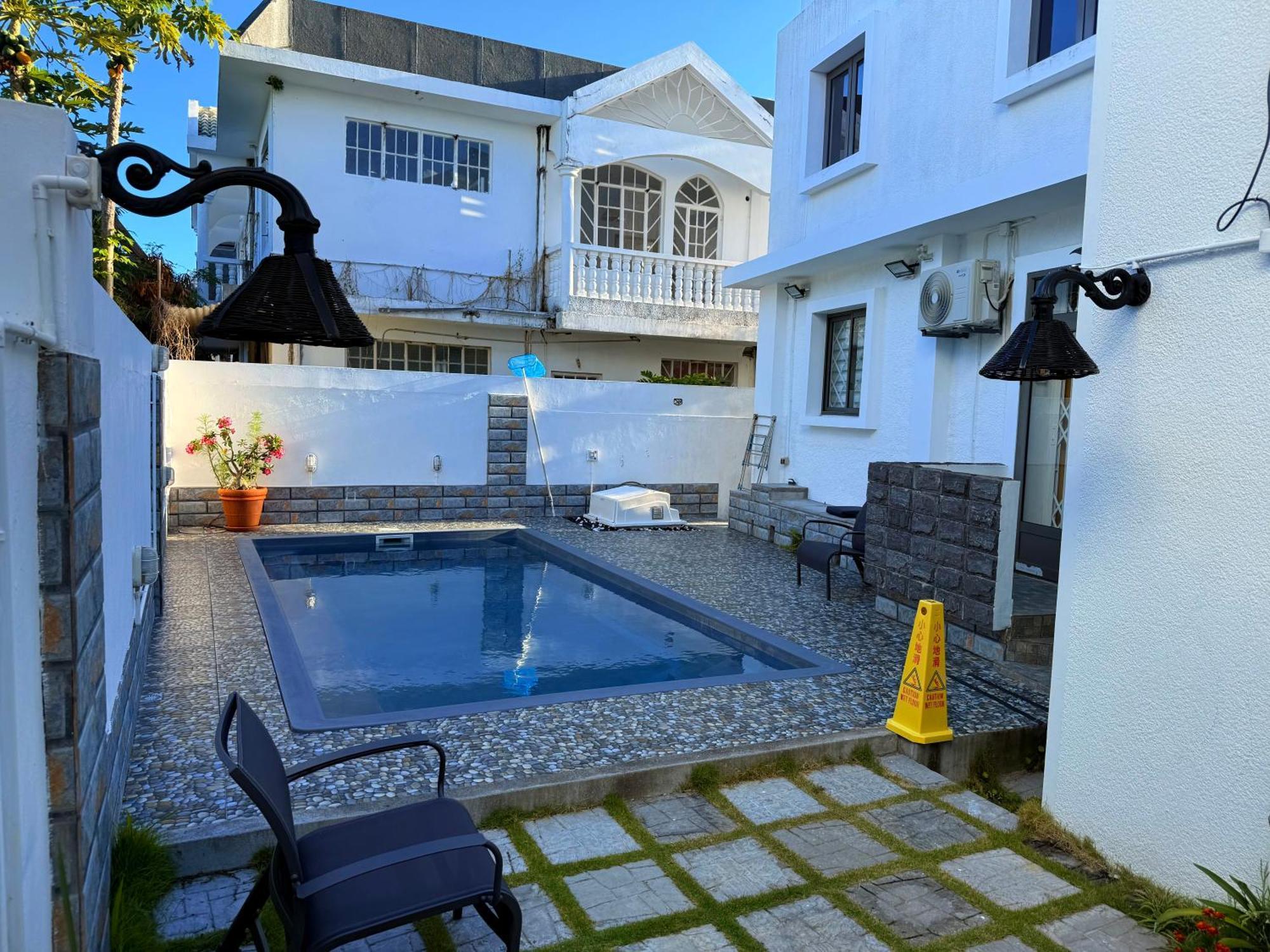 Happy House - Cosy Apartment With Private Pool And Walking Distance To Blue Bay Beach Esterno foto
