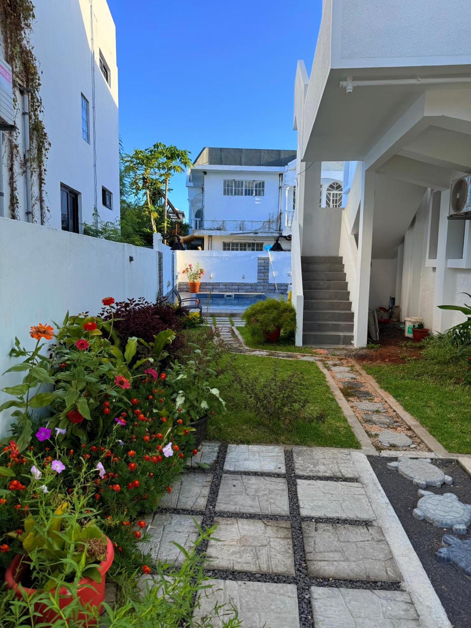 Happy House - Cosy Apartment With Private Pool And Walking Distance To Blue Bay Beach Esterno foto